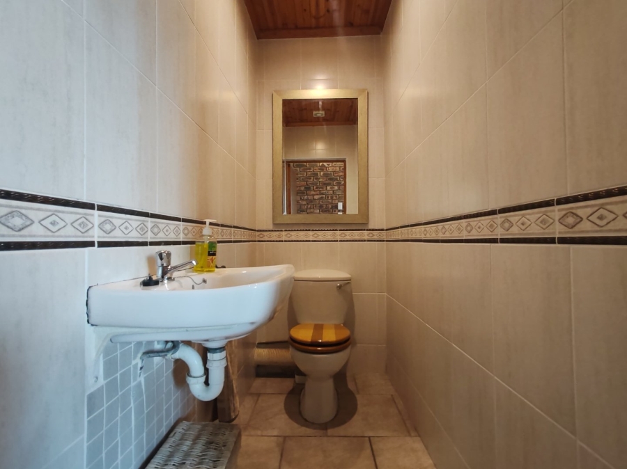  Bedroom Property for Sale in Newton Park Eastern Cape